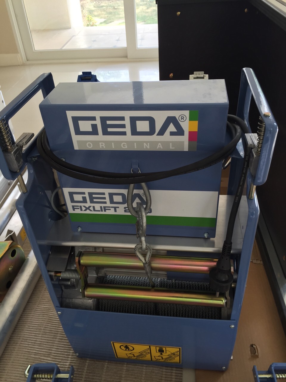 ลิฟท์ขนของ – ลิฟท์รอกสลิง – ลิฟท์รอกโซ่